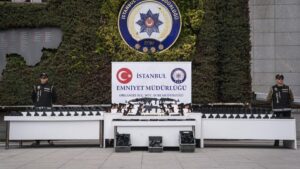İstanbul'da suç örgütlerine darbe: 94 kişi tutuklandı