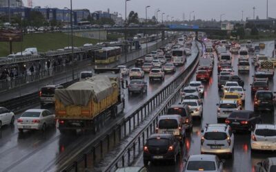 İstanbul'da trafik çilesi… Yoğunluk yüzde 90'a ulaştı