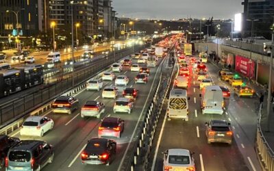 İstanbul'da trafik yine kilitlendi… Yoğunluk yüzde 89'ye çıktı