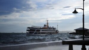 İstanbul'da vapur ve teleferik seferlerine hava muhalefeti engeli