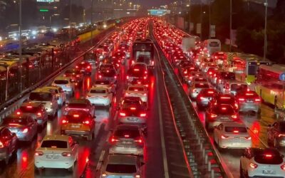 İstanbul'un bitmeyen trafik çilesi… Harita kırmızıya döndü