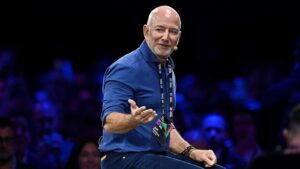 Jeff Bezos yeni yapay zeka girişiminde eş CEO koltuğunda