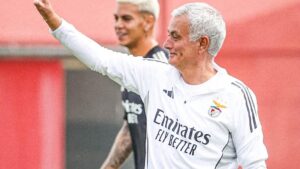 Jose Mourinho, Benfica'da galibiyetle başladı