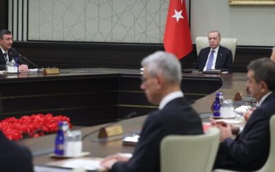 Kabine toplanıyor! Masada 5 konu var