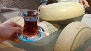 Kahvaltıda çay ile sakın tüketmeyin, zehir oluyor! Demir depolarını sıfırlıyor, kalsiyumu azaltıyor