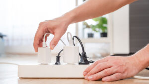 Kapalıyken bile fişini çekmemeniz gereken üç kritik cihaz