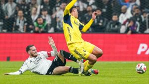 Kaptan gemisini yaktı!