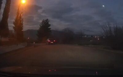 Karabük'te görenleri şaşkına döndüren görüntü! Gökyüzünü bir anda aydınlatan cisim kamerada