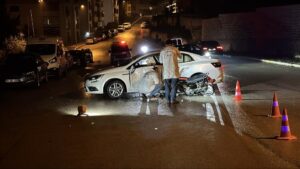 Karabük'te motosiklet otomobile çarptı: 2 yaralı