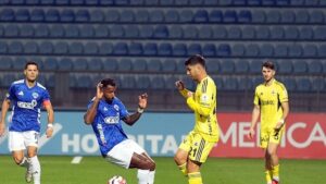 Kasımpaşa-Fenerbahçe maçında kırmızı kart çıktı! İşte o pozisyon…