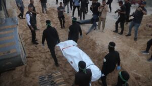 Kassam Tugayları üç cesedi daha teslim etti