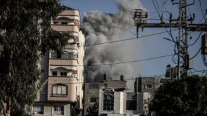 Katil İsrail ateşkes dinlemiyor… Hamas hedeflerine saldırı başlattı