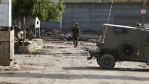 Katilden Batı Şeria'ya baskın: 3 Filistinli yaralandı