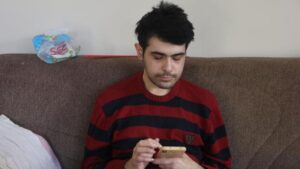 Kendini eve hapsetmişti… Barış'tan tüm ailelere tavsiye: Çocuklara küçükken telefon vermeyin