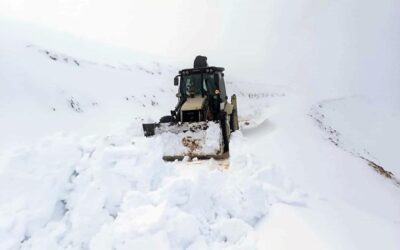 Kış erken bastırdı! Karda mahsur kalanlar kurtarıldı