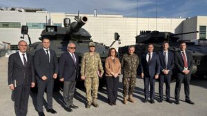 Kıtada adeta Türkiye rüzgarı esiyor! Binlerce kilometre öteden Türk zırhlıları  için geldiler