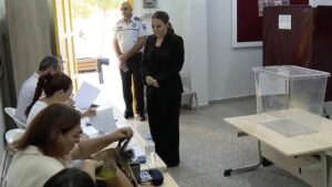 KKTC'de sandıklar açıldı