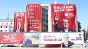 KKTC'de seçimlerinde sürpriz gelişme: Gürlek, Tatar lehine adaylıktan çekildi