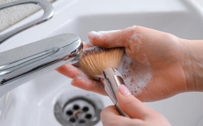 Kozmetik değil bakteri sürüyorsunuz! O makyaj hatasına aman dikkat