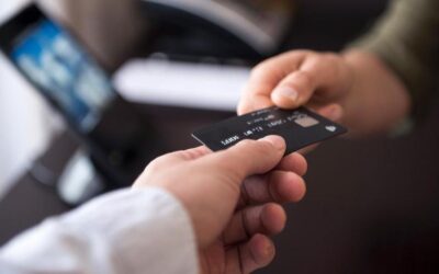 Kredi kartlarında yeni dönem: Limit artışı, faiz indirimi Resmi Gazete'de