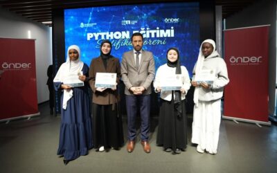 Lise öğrencileri Python sertifikası aldı