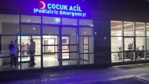 Lise öğrencilerinin gezisi faciayla sonlandı! Hastaneye kaldırıldılar