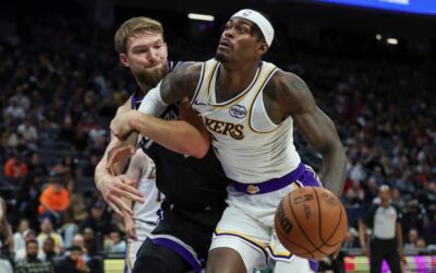 Los Angeles Lakers, Sacramento Kings'i yendi