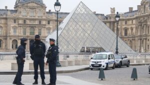Louvre Müzesi hırsızları nasıl yakalandı?