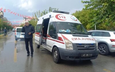 Manisa'da kavga eden kişi sırtından bıçaklandı