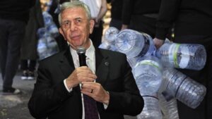 Mansur Yavaş'a ateş püskürdüler: Tuvalete bile su taşımak zorunda kalıyoruz