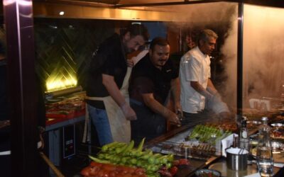 Mekan açılışında kebap şov! Ünlüler ocak başında buluştu