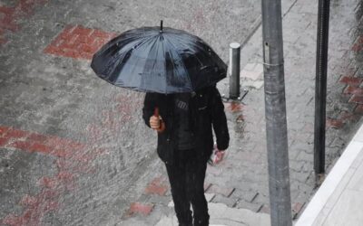 Meteoroloji'den 32 il için yağış alarmı! İstanbul'da şemsiyesiz dışarı çıkmayın