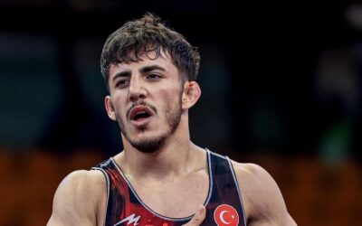 Milli güreşçi Tolga Özbek'ten bronz madalya