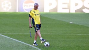 Mou, Fener'i tatile götürmüş!