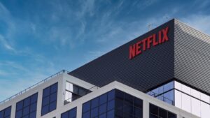 Netflix ve Paramount karşı karşıya: Warner Bros. anlaşması nasıl sonuçlanacak?