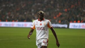 Nijerya Federasyonu’ndan Osimhen kararı! Taraftar tepkisi sonrası liste değişti