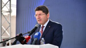 Noterlerde nöbet dönemi! Bakan Tunç:  Sayıları netleştirdik