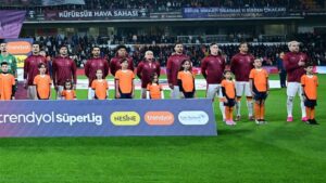 Okan Buruk'tan rotasyon tercihi