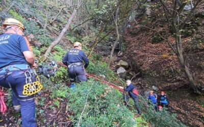 Ormanda mahsur kaldılar: 3'ü çocuk 4 kişi kurtarıldı