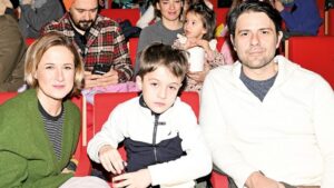 Oyunculuk yerine annelik yapıyor