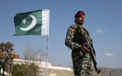 Pakistan'dan Afganistan'a uyarı… "Savaşa hazırız"