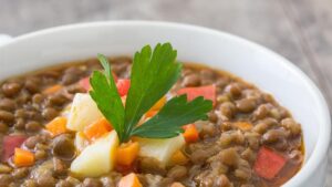 Patatesli yeşil mercimek yemeği tarifi: Lif zengini, demir deposu yemek