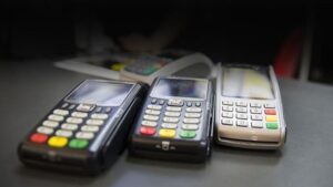 "POS tefecileri"nden sınır ötesi vurgun! Çok sayıda zanlı sobelendi