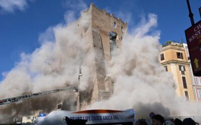 Roma'nın tarihi kulesinde restorasyon faciası: Peş peşe çökmeler paniğe yol açtı