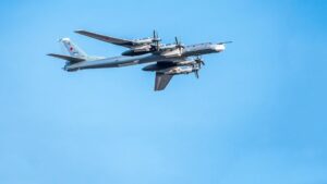 Rus bombardıman uçakları sınıra yaklaştı: Asya'da tehlikeli gerilim