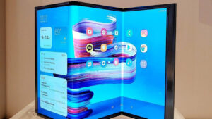 Samsung’un üçe katlanır telefonundan son sızıntı: Üç pil iddiasıyla gündemde