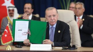 Şarm el-Şeyh'te tarihi imza: Başkan Erdoğan barış masasında