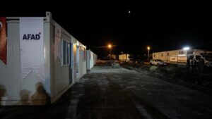 Sındırgı depremi sonrası hızlı müdahale: AFAD 24 saatte konteyner kent kurdu