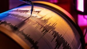 Sındırgı'da deprem dalgası devam ediyor! Yine sallandı