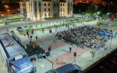 "Sinema tırı" çocukları beyaz perdeyle buluşturdu